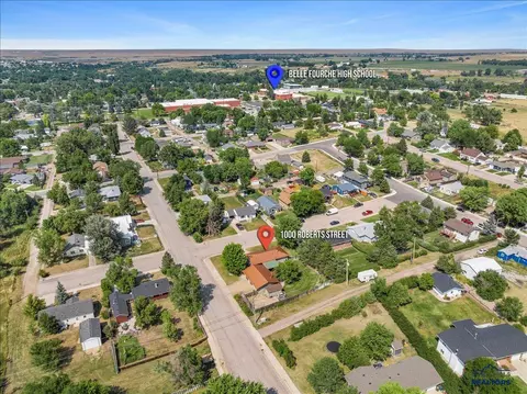 1000 Roberts, Belle Fourche, SD 57717 photo 8
