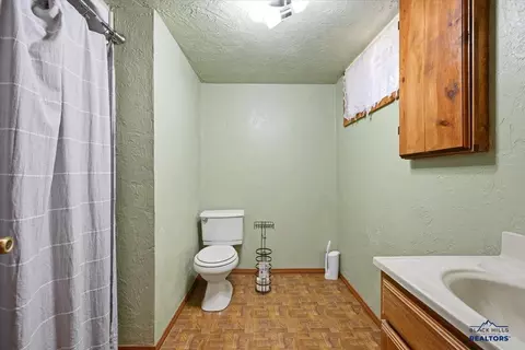 1000 Roberts, Belle Fourche, SD 57717 photo 32