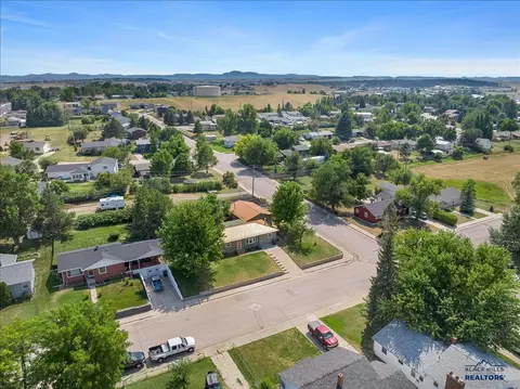 1000 Roberts, Belle Fourche, SD 57717 photo 6
