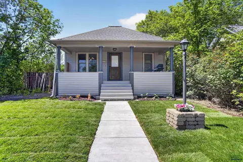 715 11th St, Rapid City, SD 57701