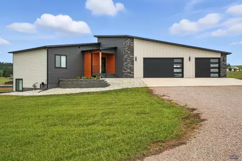 Exterior - 6420 Anderson Rd, Summerset, SD 57718 photo 5 of 8