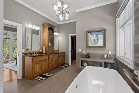 Bath - 10726 Connemara Ln, Lead, SD 57754 photo 1 of 5