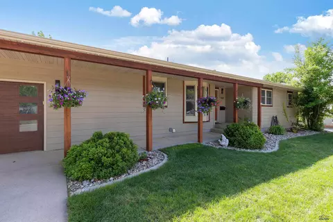 514 Belmont Dr, Rapid City, SD 57702