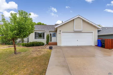 1222 Harvest Ln, Rapid City, SD 57701