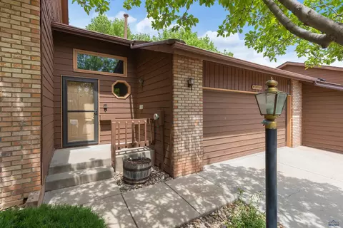 4834 Mountain Springs Ct, Rapid City, SD 57702
