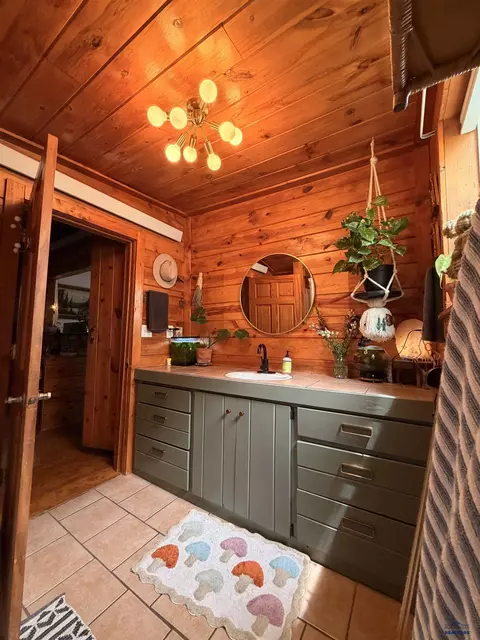 Bath - 313 Mill St, Lead, SD 57754 photo 2 of 2