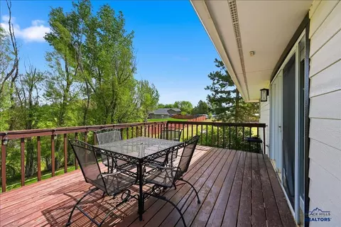 Exterior - 811 Yuma St, Belle Fourche, SD 57717 photo 3 of 4