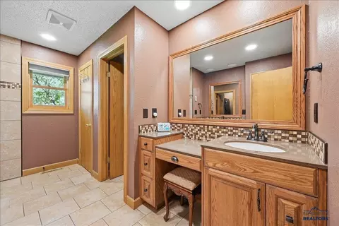 Bath - 811 Yuma St, Belle Fourche, SD 57717 photo 1 of 6