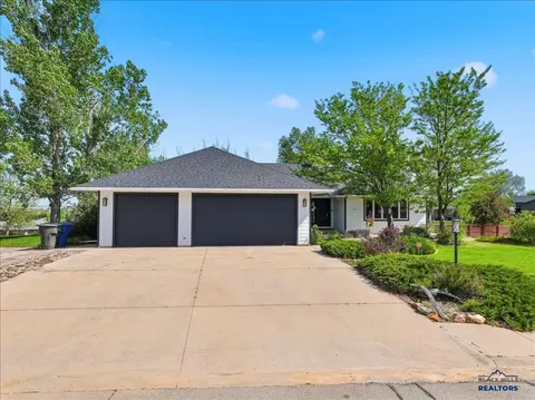 Exterior - 811 Yuma St, Belle Fourche, SD 57717 photo 4 of 4