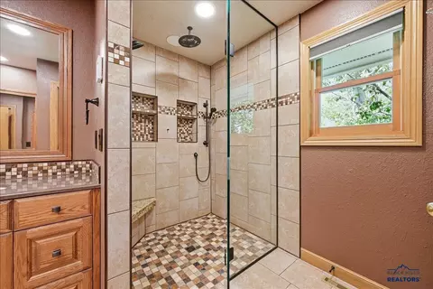 811 Yuma St, Belle Fourche, SD 57717 photo 3
