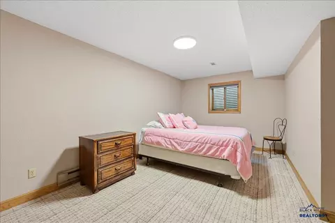 Bedroom - 811 Yuma St, Belle Fourche, SD 57717 photo 4 of 5