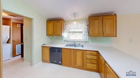 Kitchen - 12127 Chickadee Ln, Custer, SD 57730 photo 3 of 3