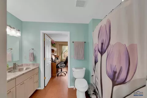 Bath - 6808 Cambridge Ct, Summerset, SD 57718 photo 4 of 4