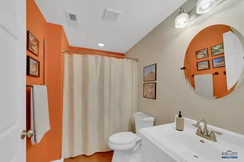 Bath - 6808 Cambridge Ct, Summerset, SD 57718 photo 2 of 4