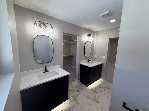 Bath - 24225 Granite Point Ct, Keystone, SD 57751 photo 1 of 3