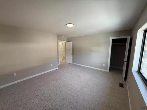 Bedroom - 24225 Granite Point Ct, Keystone, SD 57751 photo 4 of 4
