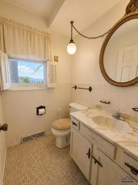 Bath - 7223 Emerald Heights Rd, Black Hawk, SD 57718 photo 2 of 2