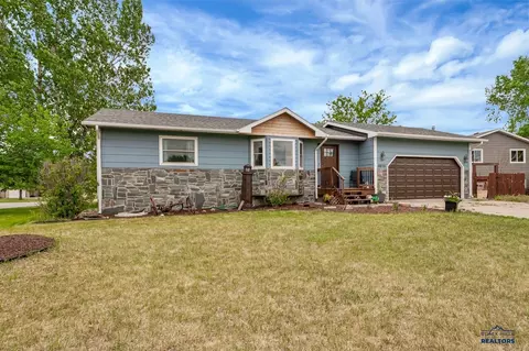4810 Sand Creek Ct, Rapid City, SD 57703