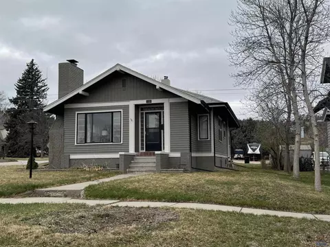 1123 11th St, Rapid City, SD 57701