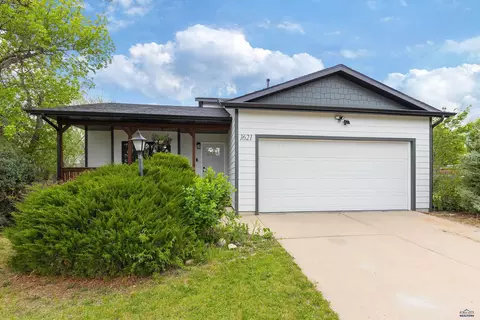1621 Copperfield Dr, Rapid City, SD 57703