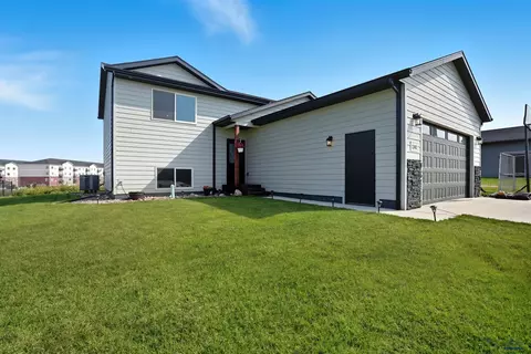 1240 Kenai Dr, Box Elder, SD 57719 photo 4