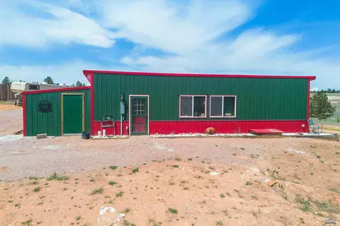 27199 Wind Cave Rd, Hot Springs, SD 57747