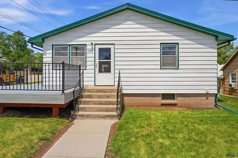 1443 Willard St, Sturgis, SD 57785 photo 2