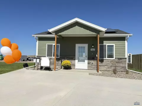 5602 Bridge Dr, Rapid City, SD 57703