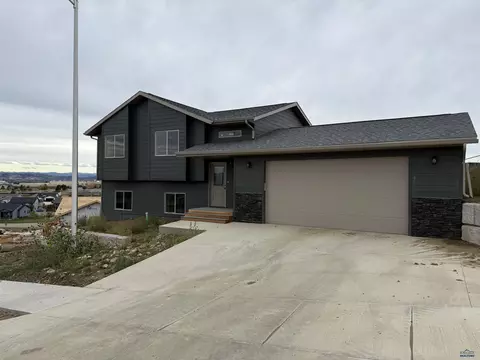5336 Silverton St, Rapid City, SD 57702