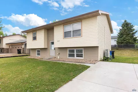 4015 Oiler Ln, Rapid City, SD 57701