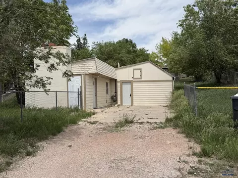 121 E College Ave, Rapid City, SD 57701