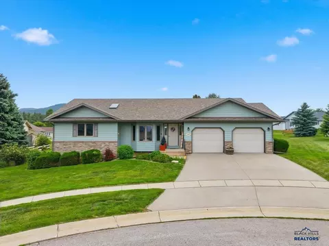 1809 Buckboard Ct, Spearfish, SD 57783