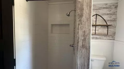 Bath - 703 4th Ave, Edgemont, SD 57735 photo 2 of 2
