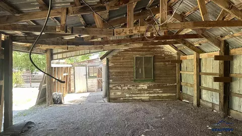 Exterior - 703 4th Ave, Edgemont, SD 57735 photo 6 of 6