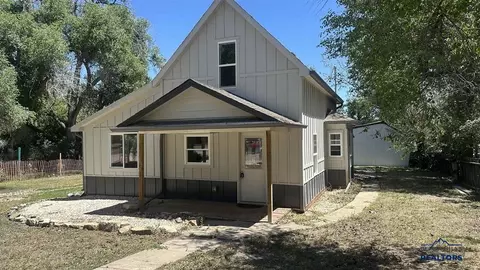 703 4th Ave, Edgemont, SD 57735