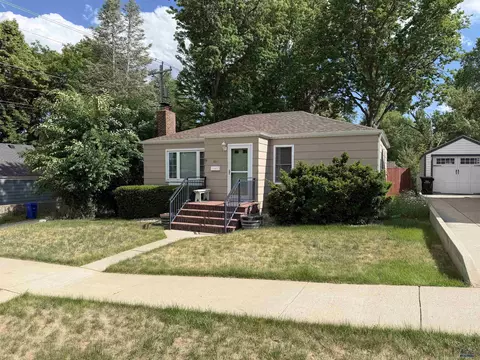 1011 St Charles, Rapid City, SD 57701