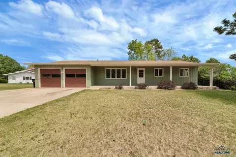 216 S Berry Pine Rd, Rapid City, SD 57702