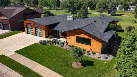 2929 Country Club Dr, Rapid City, SD 57702