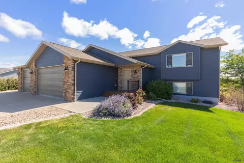 22732 Coyote Trl, Box Elder, SD 57719