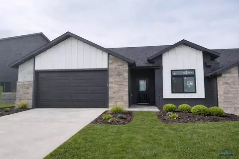 1222 Pinnacle Ct, Rapid City, SD 57701