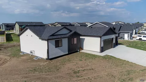 933 Petros Dr #COURT, Rapid City, SD 57701