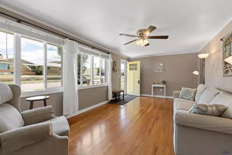 1004 E St #E STREET, Edgemont, SD 57735 photo 4