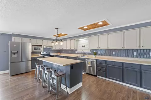 1004 E St #E STREET, Edgemont, SD 57735 photo 9