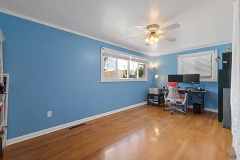 1004 E St #E STREET, Edgemont, SD 57735 photo 15