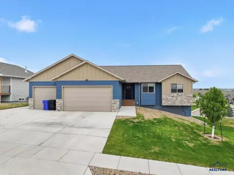 3120 Caymus Dr, Rapid City, SD 57703