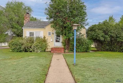 1501 Albany Ave, Hot Springs, SD 57747