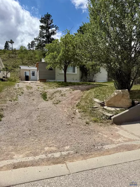 1117 Silver St, Rapid City, SD 57701