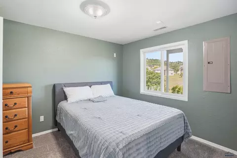 Bedroom - 2414 Windmill Dr, Spearfish, SD 57783 photo 3 of 4