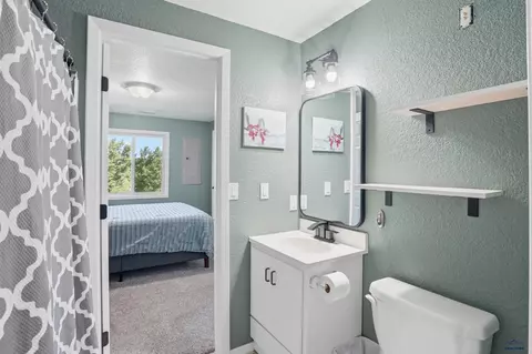 Bath - 2414 Windmill Dr, Spearfish, SD 57783 photo 5 of 5