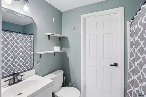 Bath - 2414 Windmill Dr, Spearfish, SD 57783 photo 4 of 5